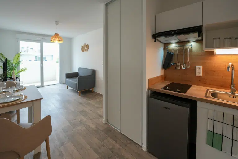 residence senior aquarelia sete appartement cuisine dr studiomng