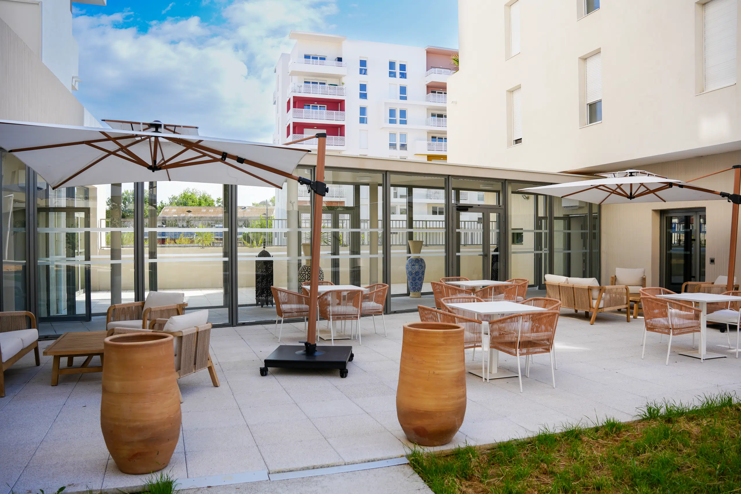 Terrasse de la résidence services seniors de Sète