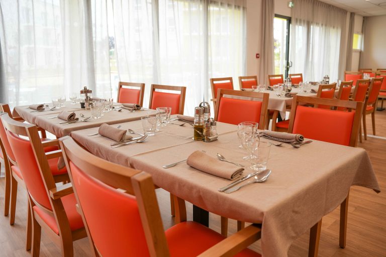 residence senior aquarelia saintbenoit restaurantdr studiomng