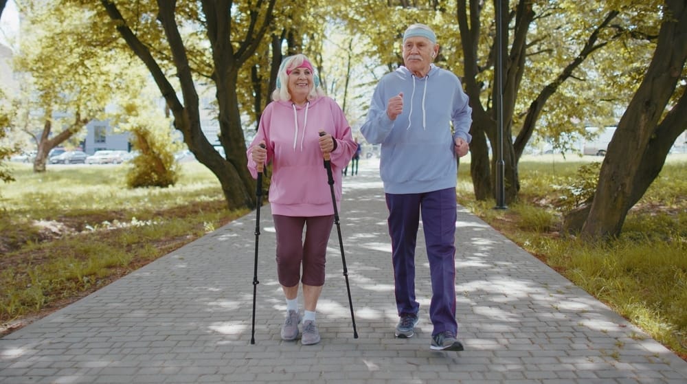 active,senior,elderly,couple,80,years,old,in,summer,park.