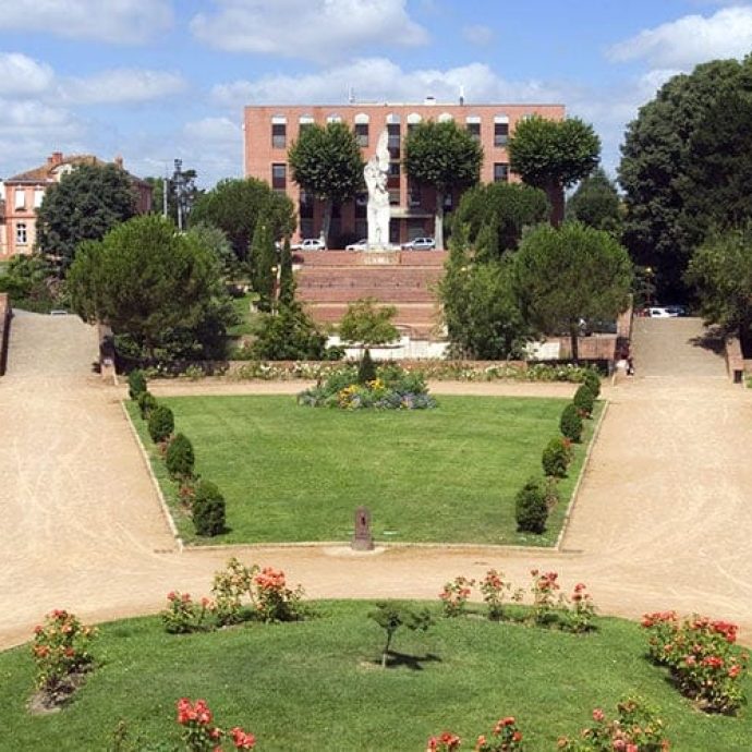 mairie-de-muret-decouvrir-la-ville-parc-clement-ader-statue-d-icare