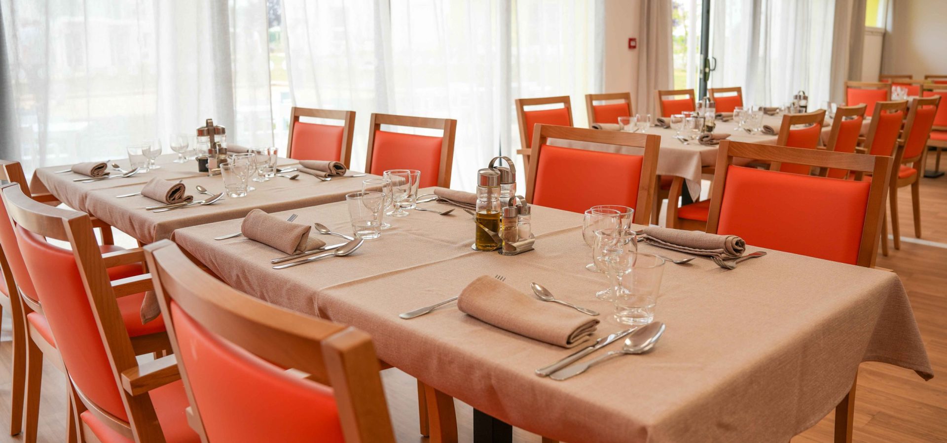 residence senior aquarelia saintbenoit restaurantdr studiomng