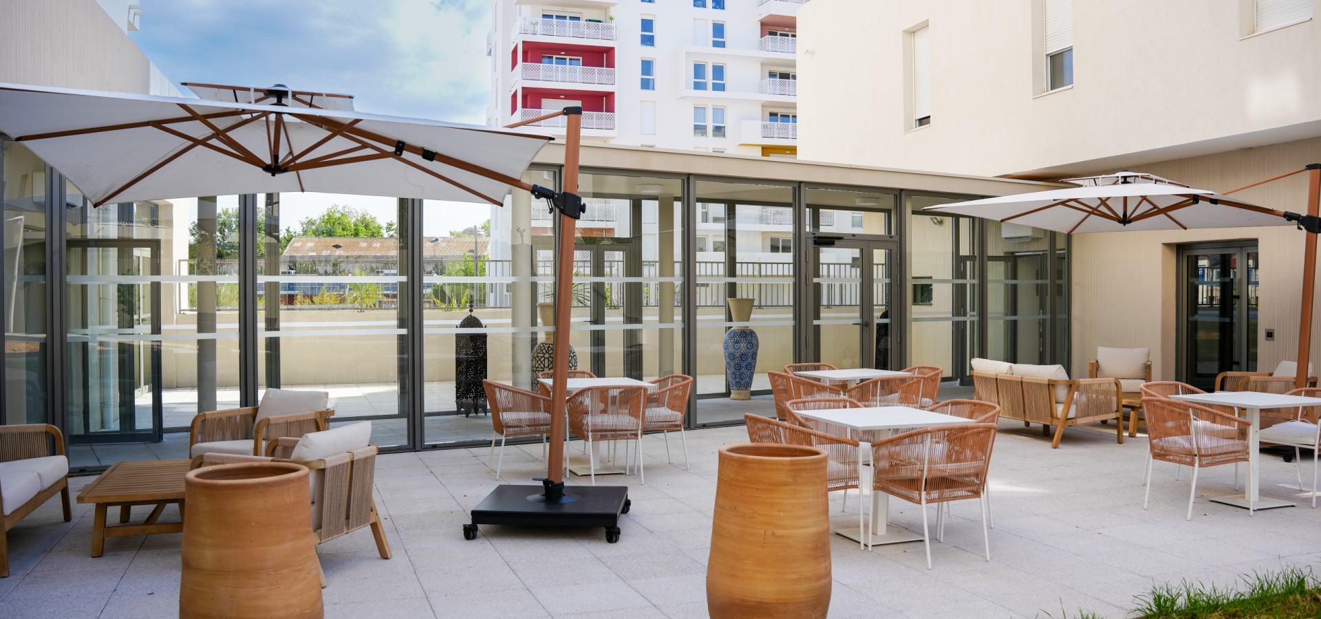 Terrasse de la résidence services seniors de Sète