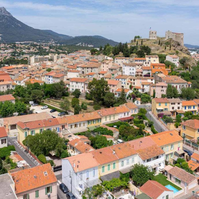 Vue de la ville "La Garde"