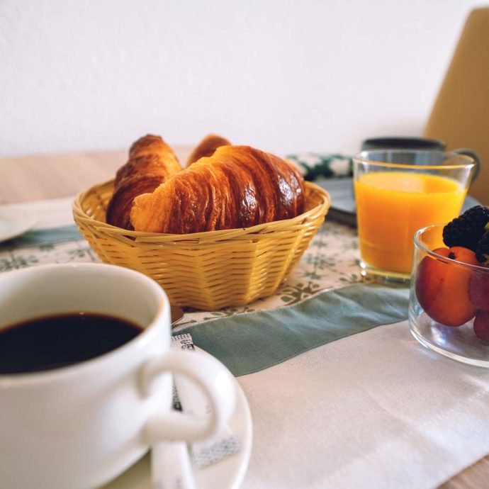 residence-senior-services-complementaire-petit-dejeuner_aquarelia-StudioMNG